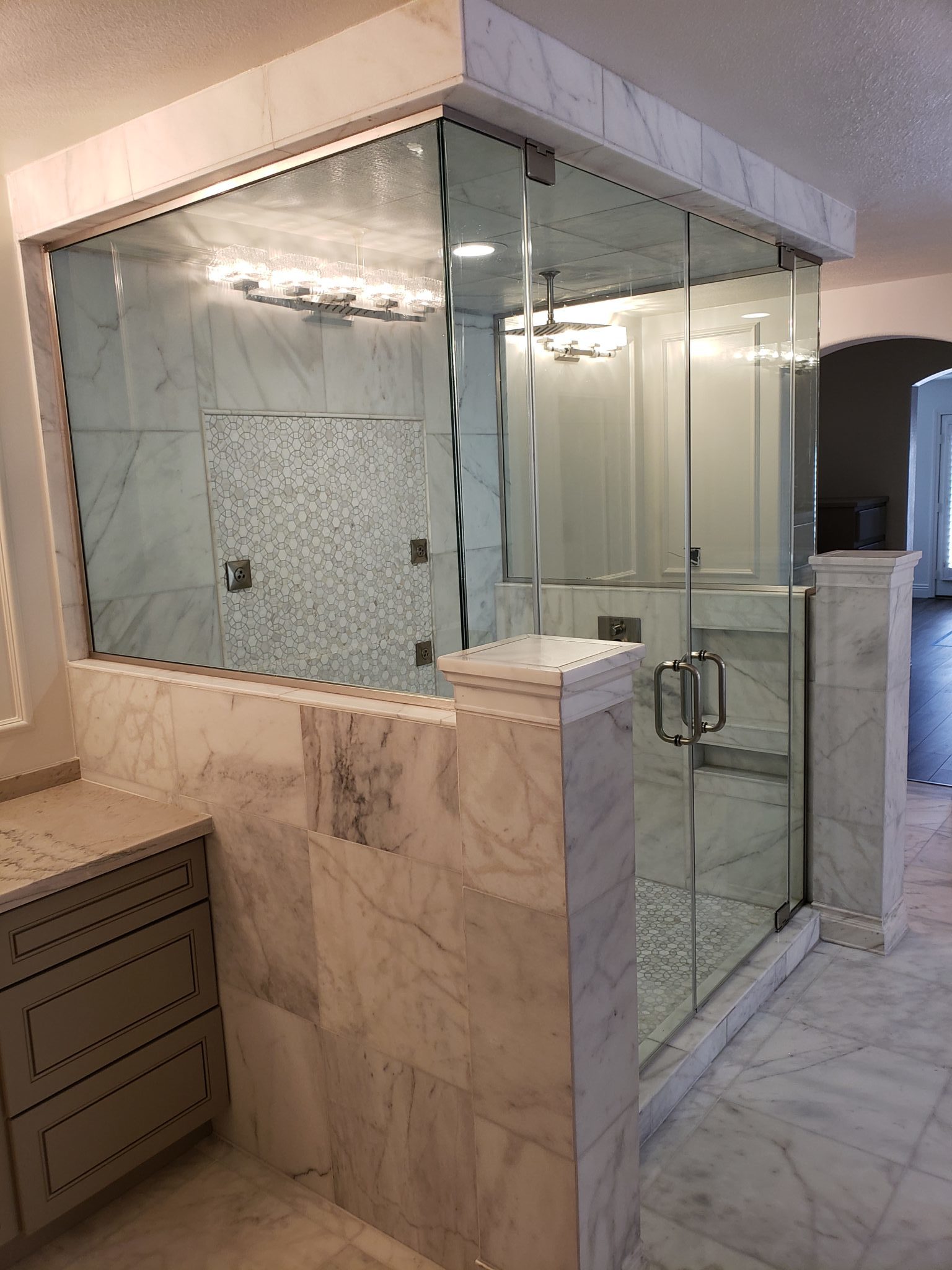 Shower Doors – A Cutting Edge Glass & Mirror