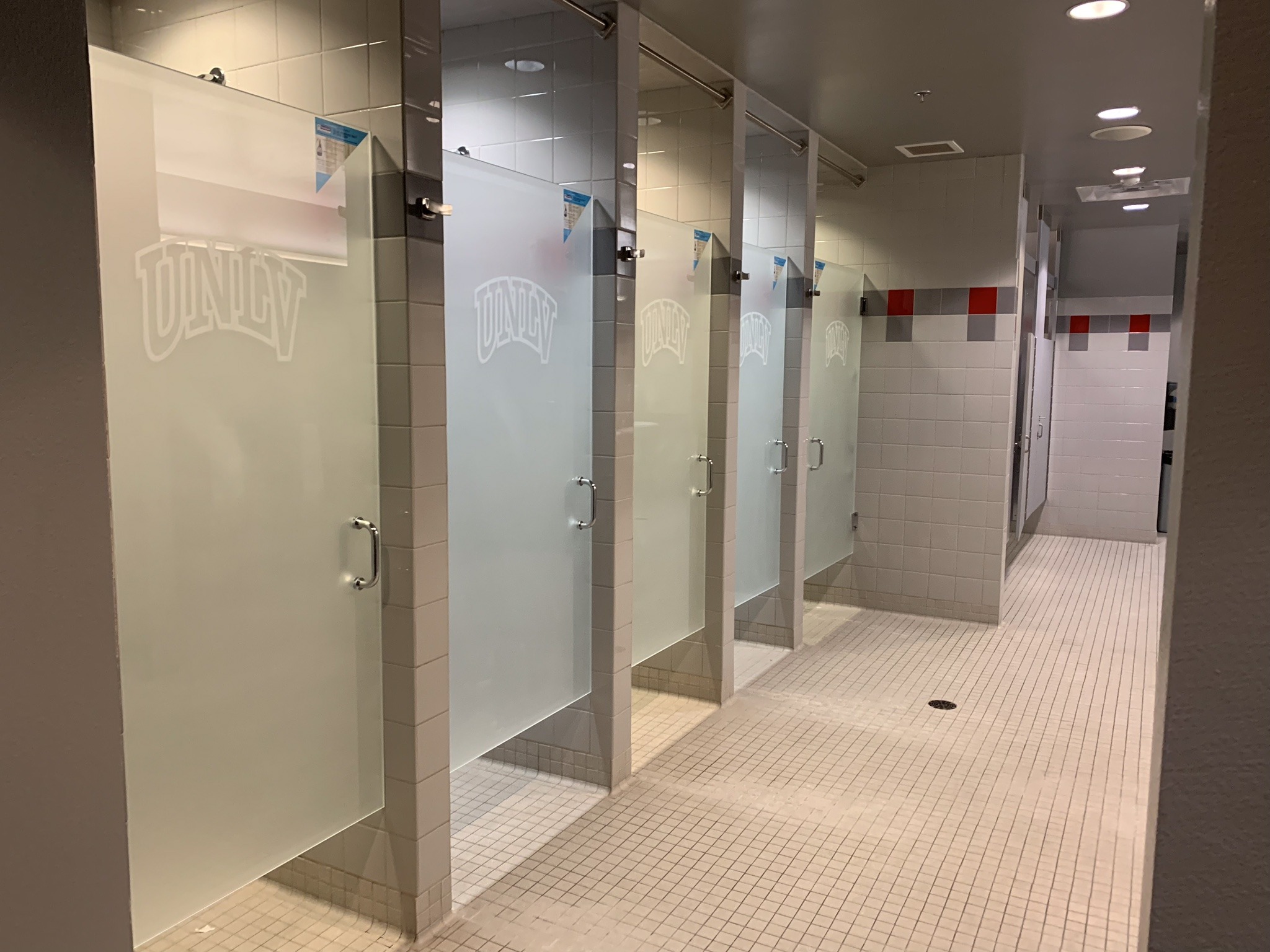 Las Vegas Athletic Clubs to close locker rooms, showers